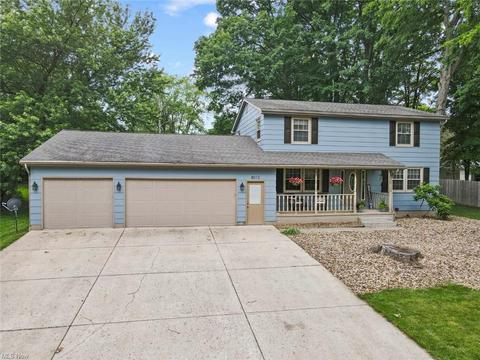 8012 Paulin Dr, Youngstown, OH 44514 photo 1