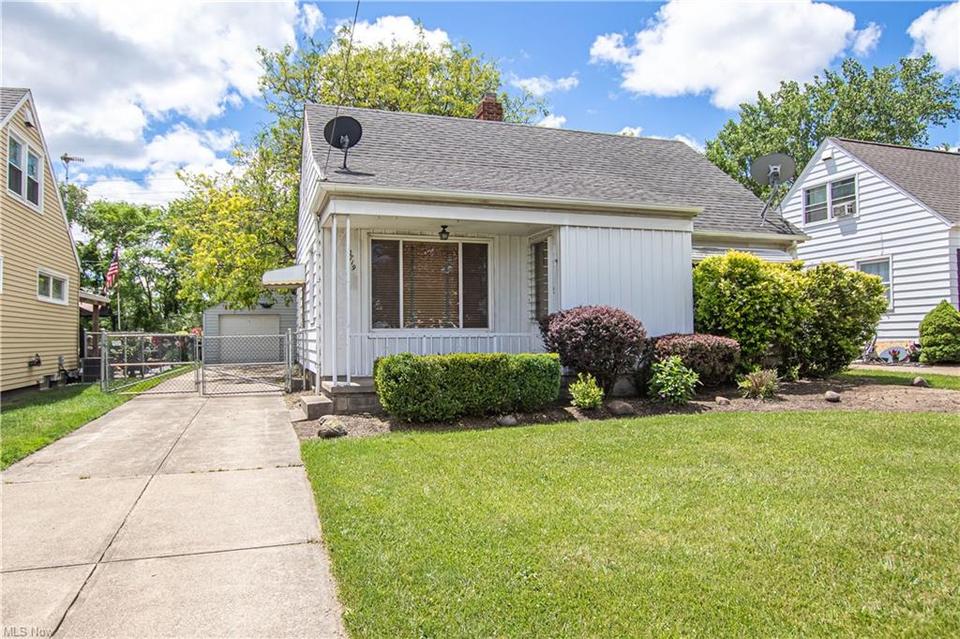 2719 Walbrook Ave, Cleveland, OH 44109 32 Photos MLS 4291352 Movoto