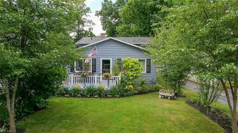 1215 Bryce Ave, Aurora, OH 44202 photo 1