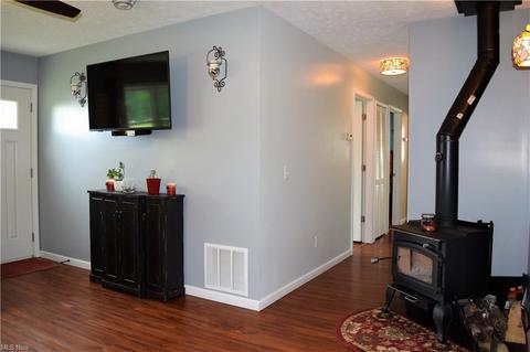 9084 Store Dr, Windham, OH 44288 photo 9