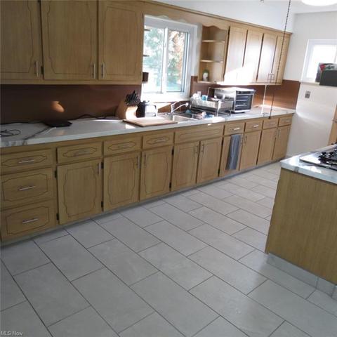 488 Cherry Ln, Seven Hills, OH 44131 photo 7