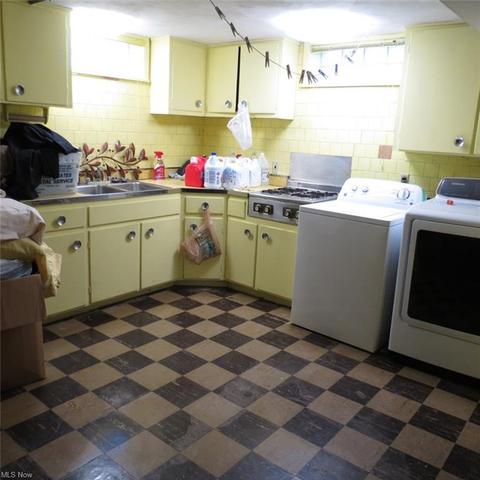 488 Cherry Ln, Seven Hills, OH 44131 photo 13