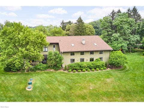 2743 W Bath Rd, Akron, OH 44333 photo 1