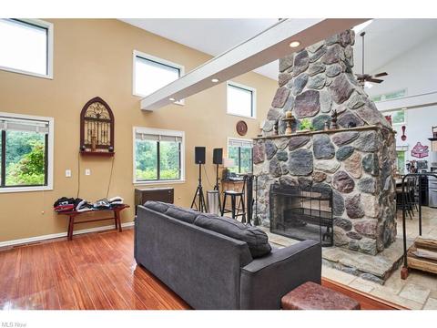 2743 W Bath Rd, Akron, OH 44333 photo 7
