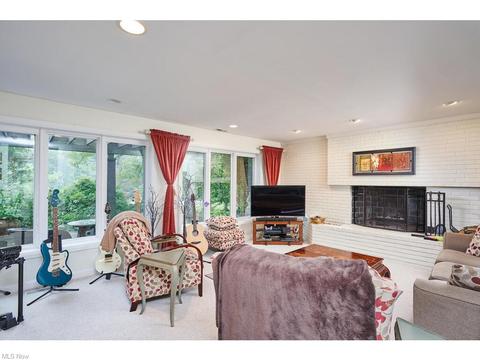 2743 W Bath Rd, Akron, OH 44333 photo 9