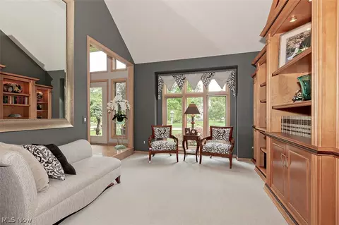 7355 Hillside Ln, Solon, OH 44139 photo 4