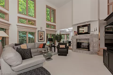 7355 Hillside Ln, Solon, OH 44139 photo 9
