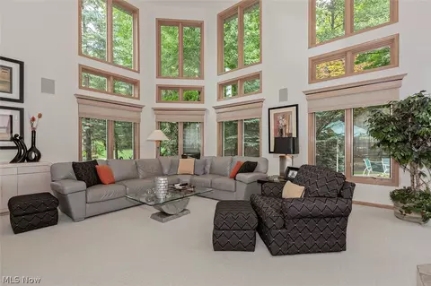 7355 Hillside Ln, Solon, OH 44139 photo 10