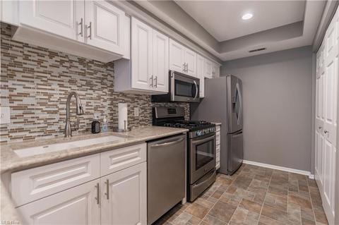 3656 Barrington Pl NW, Canton, OH 44708 photo 11
