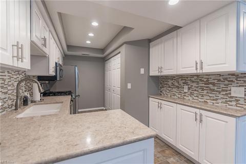 3656 Barrington Pl NW, Canton, OH 44708 photo 9