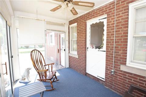 2472 Wise Ave NW, Canton, OH 44708 photo 2