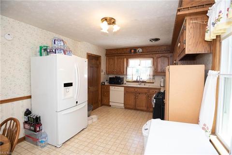 2472 Wise Ave NW, Canton, OH 44708 photo 3