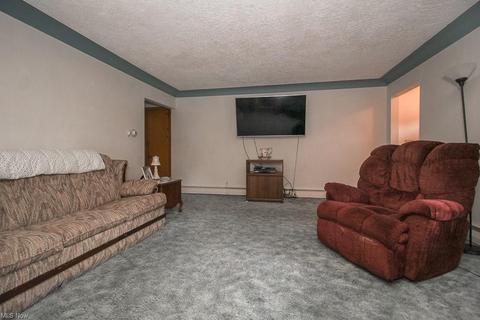 505 E 42nd St, Lorain, OH 44052 photo 3