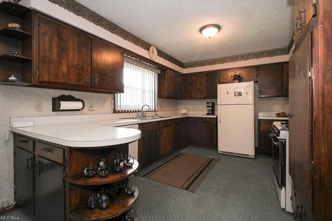 505 E 42nd St, Lorain, OH 44052 photo 8