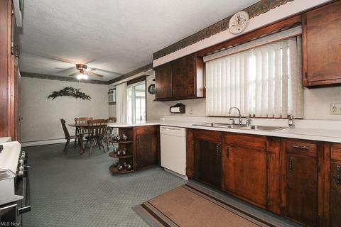 505 E 42nd St, Lorain, OH 44052 photo 5