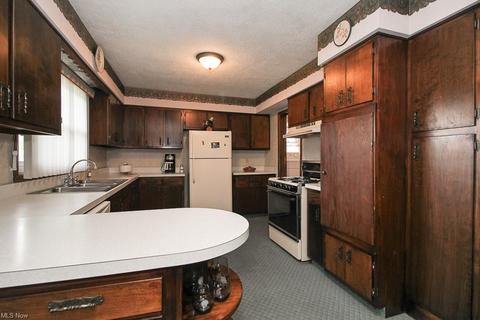 505 E 42nd St, Lorain, OH 44052 photo 7