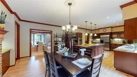 7489 Rollingbrook Trl, Solon, OH 44139 photo 8
