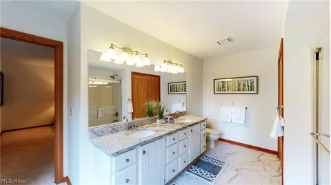 7489 Rollingbrook Trl, Solon, OH 44139 photo 24