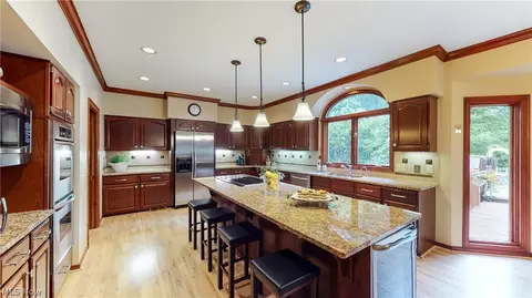 7489 Rollingbrook Trl, Solon, OH 44139 photo 6