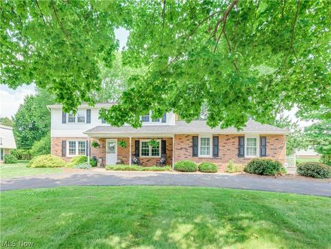2215 55th St NE, Canton, OH 44721 photo 1