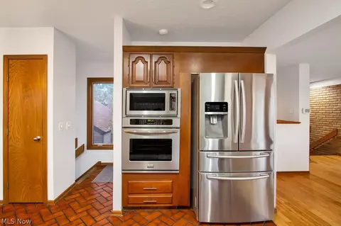 3548 Moonlight Bay Dr NW, Canton, OH 44708 photo 10