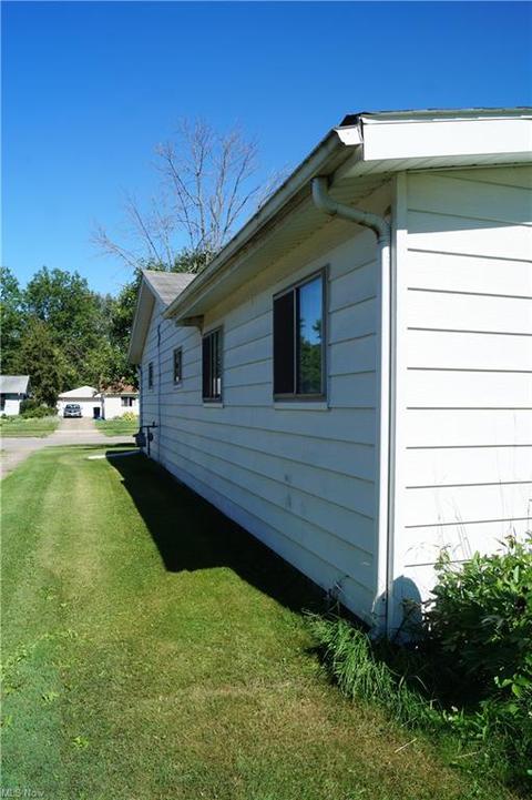459 Holly Dr, Berea, OH 44017 photo 16