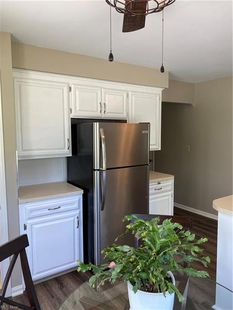 1258 Mapleview Dr, Seven Hills, OH 44131 photo 2