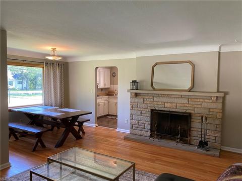 1258 Mapleview Dr, Seven Hills, OH 44131 photo 11