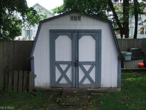 882 Jean Ave, Akron, OH 44310 photo 26