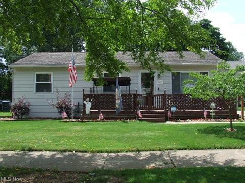 882 Jean Ave, Akron, OH 44310 photo 1
