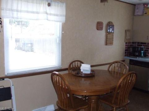882 Jean Ave, Akron, OH 44310 photo 12