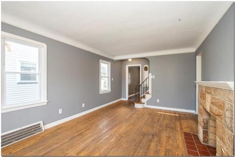 4902 Maplecrest Ave, Parma, OH 44134 photo 3