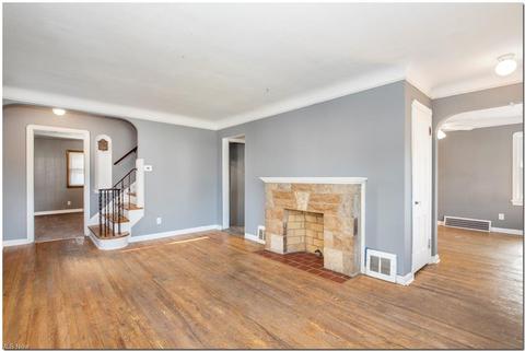 4902 Maplecrest Ave, Parma, OH 44134 photo 4