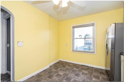 4902 Maplecrest Ave, Parma, OH 44134 photo 10