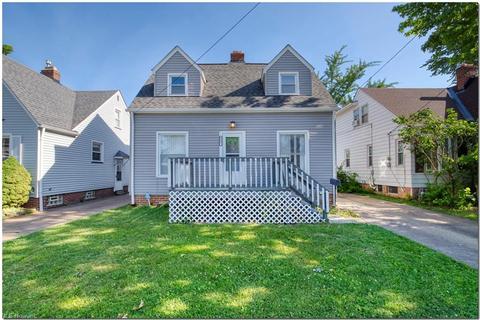 4902 Maplecrest Ave, Parma, OH 44134 photo 1