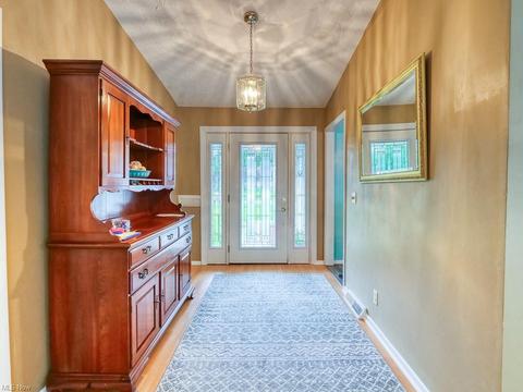 169 Alexander Dr, Elyria, OH 44035 photo 5