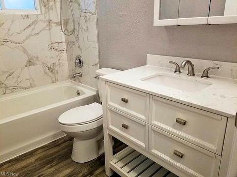 49 High St, Elyria, OH 44035 photo 9