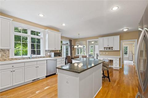 7380 Hillside Ln, Solon, OH 44139 photo 6