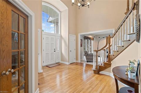 7380 Hillside Ln, Solon, OH 44139 photo 2