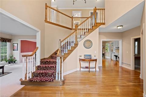 7380 Hillside Ln, Solon, OH 44139 photo 3