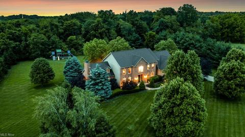 5809 Spring Ridge Dr, Wadsworth, OH 44281 photo 2