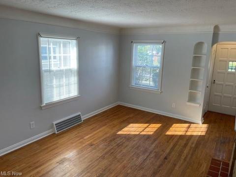 4715 Maplecrest Ave, Parma, OH 44134 photo 8