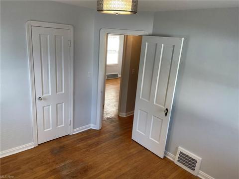 4715 Maplecrest Ave, Parma, OH 44134 photo 12