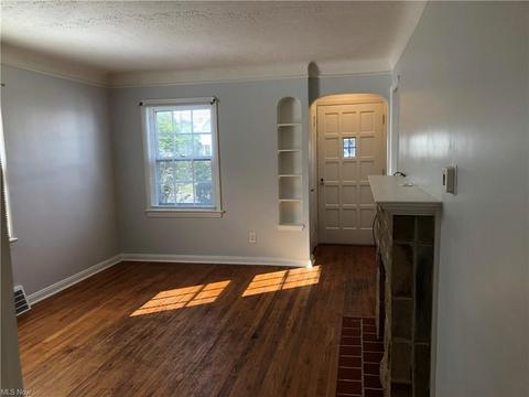 4715 Maplecrest Ave, Parma, OH 44134 photo 5
