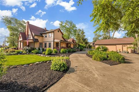214 Baker St, Berea, OH 44017 photo 4