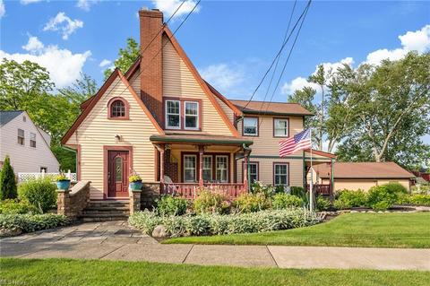 214 Baker St, Berea, OH 44017 photo 2