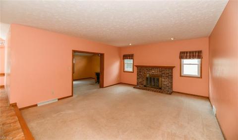 411 Summit St, Wadsworth, OH 44281 photo 10