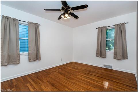 397 E 255th St, Euclid, OH 44132 photo 9