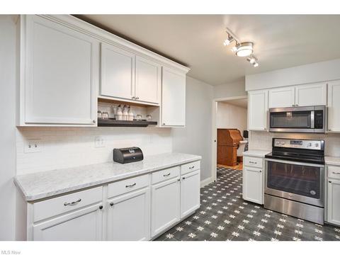 1586 Centerview Dr, Copley, OH 44321 photo 7