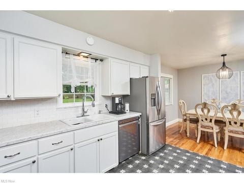 1586 Centerview Dr, Copley, OH 44321 photo 6